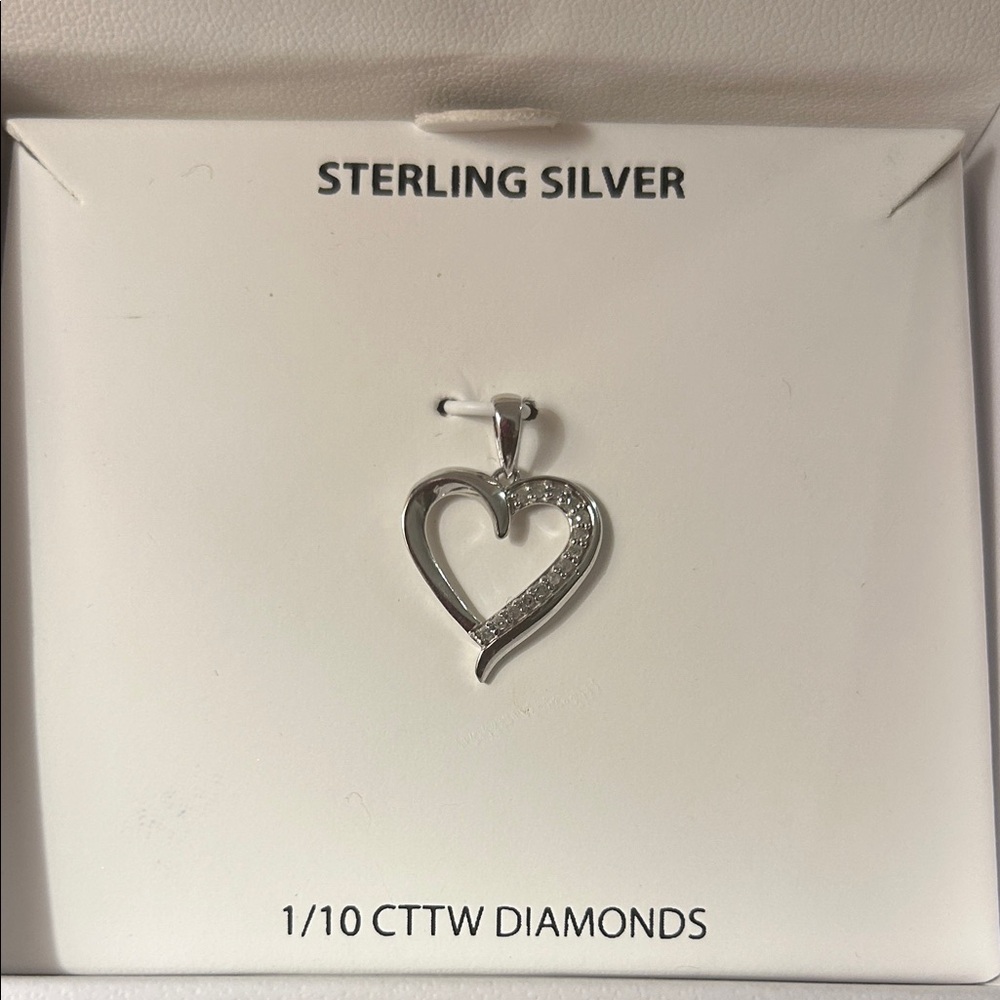 NWT Macy’s Sterling Silver Heart Necklace with Diamonds Pendant With Box